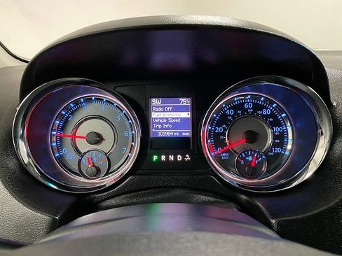 Used 2012 Chrysler Town & Country Touring image 23