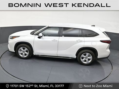 Used 2025 Toyota Highlander LE image 13