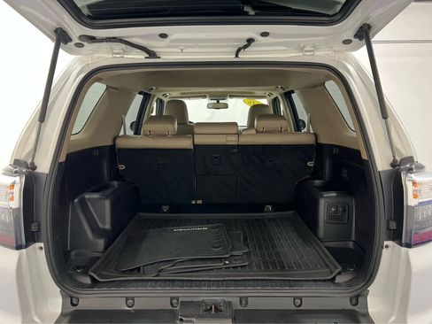 Used 2016 Toyota 4Runner Limited image 14