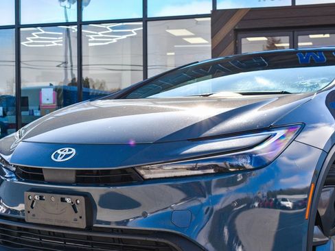 Used 2024 Toyota Prius LE image 2