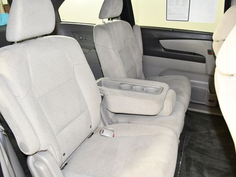 Used 2016 Honda Odyssey SE image 43