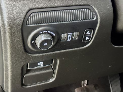 Used 2022 Jeep Wagoneer Series II w/ Premium Group I AWD/4WD image 15