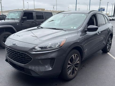 Certified 2022 Ford Escape SE w/ SE Sport Appearance Package AWD/4WD image 6