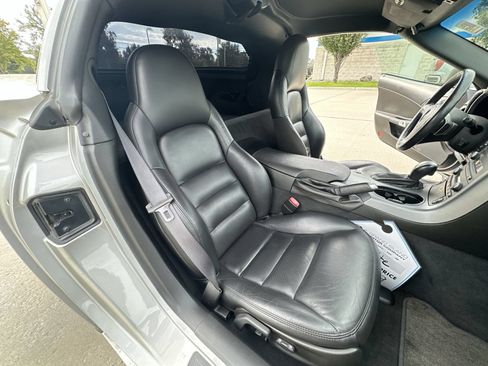 Used 2006 Chevrolet Corvette Coupe w/ Preferred Equipment Group RWD image 23