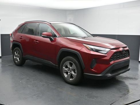 Used 2023 Toyota RAV4 XLE w/ Convenience Package FWD image 2
