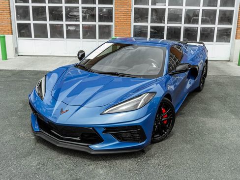 Used 2024 Chevrolet Corvette Stingray Coupe w/ Z51 Performance Package RWD image 2