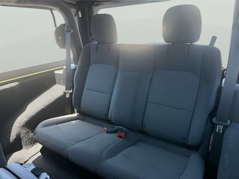Used 2021 Jeep Wrangler Sport AWD/4WD image 9