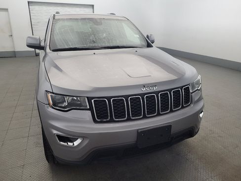 Used 2019 Jeep Grand Cherokee Laredo AWD/4WD image 14