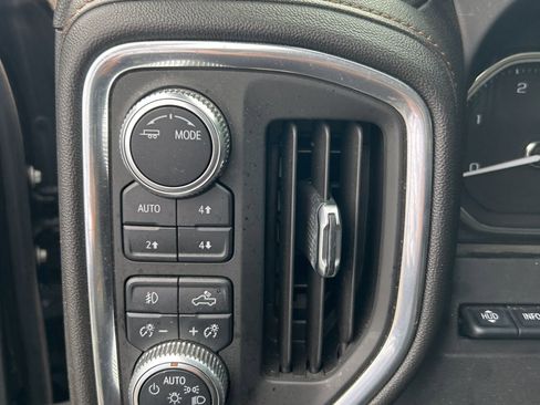 Used 2020 GMC Sierra 2500 AT4 w/ AT4 Premium Package image 17