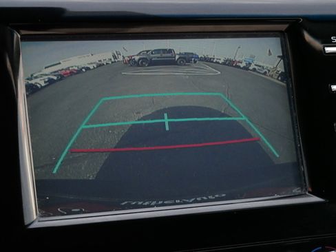 Used 2018 Toyota Camry LE image 28