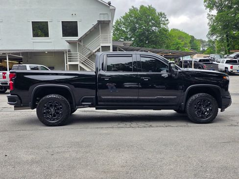 Used 2024 Chevrolet Silverado 2500 High Country w/ Midnight Edition AWD/4WD image 8