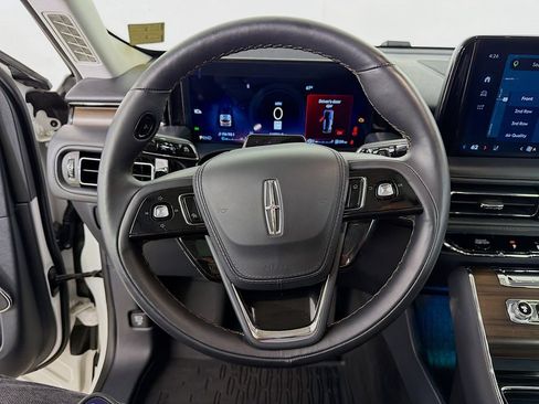 Used 2025 Lincoln Aviator Reserve AWD/4WD image 13