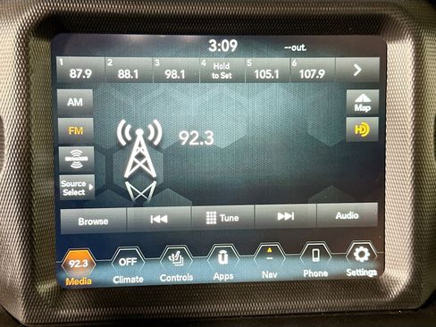 Used 2023 Jeep Wrangler Unlimited Sahara image 21