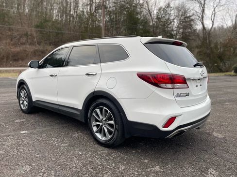 Used 2019 Hyundai Santa Fe XL SE image 3