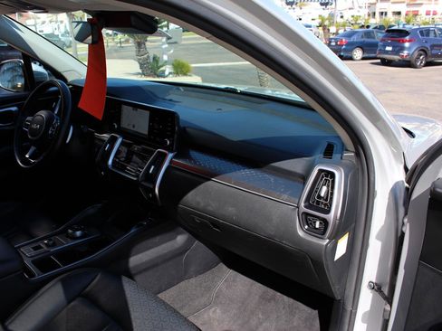 Certified 2023 Kia Sorento EX image 15