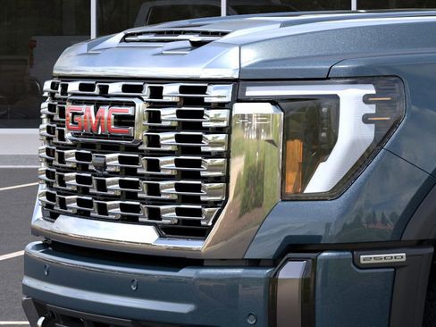 New 2026 GMC Sierra 2500 Denali w/ Denali Reserve Package image 14