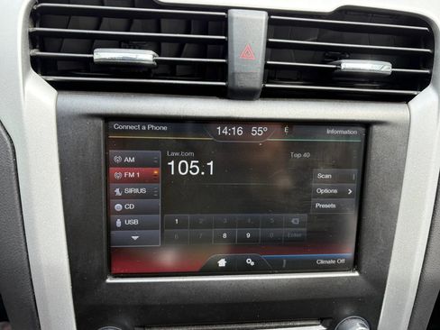 Used 2016 Ford Fusion SE image 34