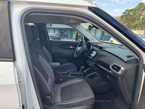 Used 2022 Chevrolet TrailBlazer LT w/ Convenience Package image 18