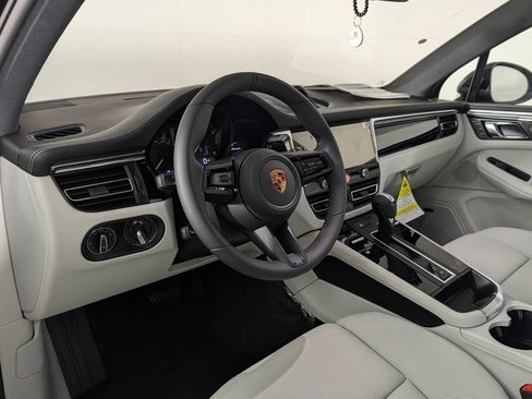New 2026 Porsche Macan AWD/4WD image 4