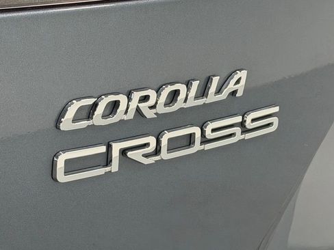 Used 2023 Toyota Corolla Cross L image 7