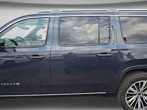 New 2025 Jeep Wagoneer L Series II AWD/4WD image 41