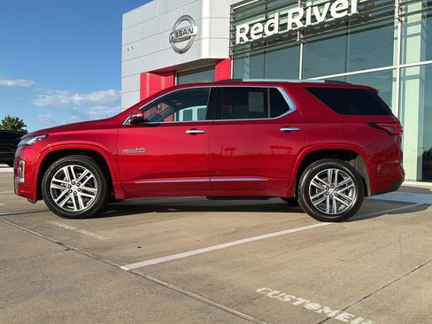 Used 2023 Chevrolet Traverse High Country AWD/4WD image 12