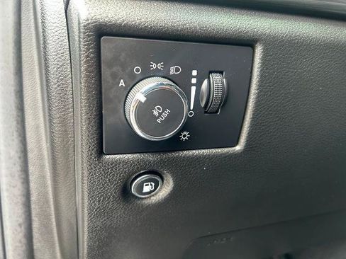 Used 2021 Jeep Grand Cherokee Laredo X AWD/4WD image 17