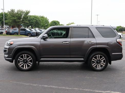 Used 2022 Toyota 4Runner Limited AWD/4WD image 35