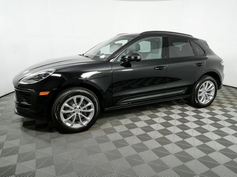 Used 2026 Porsche Macan AWD/4WD image 2