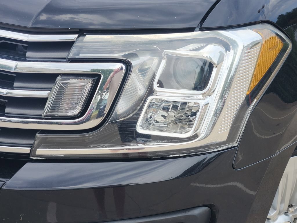 Used 2020 Ford Expedition XLT w/ Equipment Group 202A AWD/4WD image 12