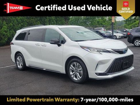 Certified 2023 Toyota Sienna XSE AWD/4WD image 1