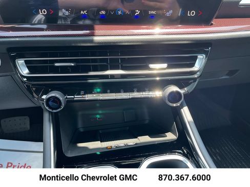 New 2026 Chevrolet Traverse Z71 w/ Enhanced Driving Package AWD/4WD image 20