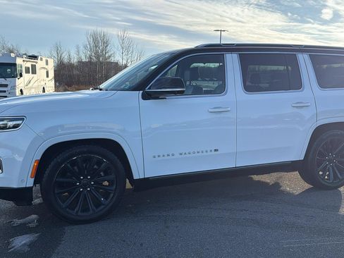 Used 2023 Jeep Grand Wagoneer Series II image 15