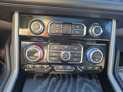 Used 2023 GMC Yukon XL Denali image 26