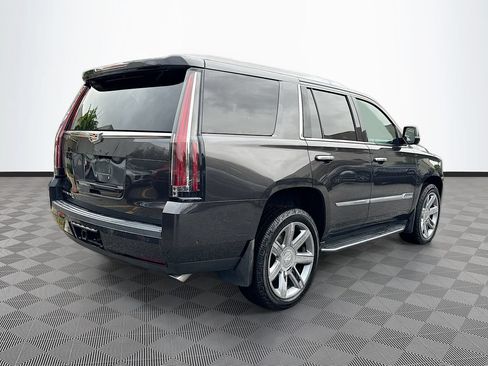 Used 2018 Cadillac Escalade Premium Luxury AWD/4WD image 6