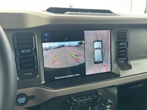 Used 2024 Ford Bronco Wildtrak image 15