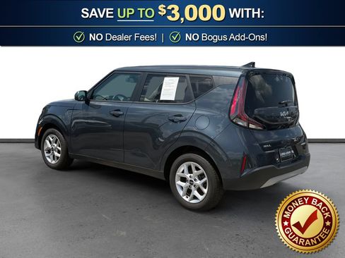Used 2023 Kia Soul LX w/ LX Technology Package FWD image 4