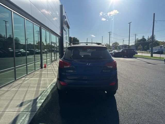 Used 2011 Hyundai Tucson GLS FWD image 4