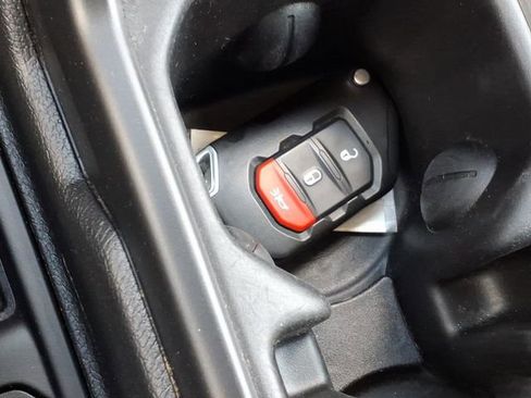 Used 2025 Jeep Gladiator Overland AWD/4WD image 28
