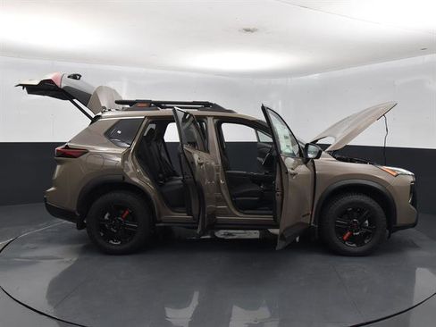 Certified 2025 Nissan Rogue SV image 47