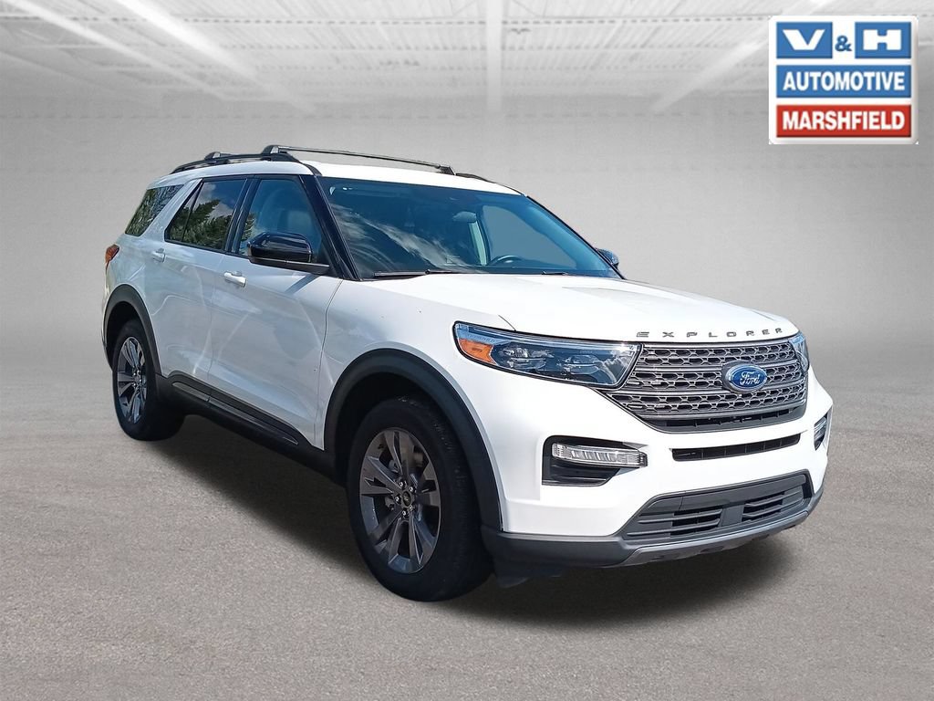Used 2024 Ford Explorer XLT w/ Equipment Group 202A AWD/4WD image 1