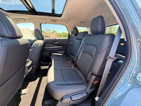 New 2026 Nissan Pathfinder SL w/ SL Premium Package (P04) AWD/4WD image 15