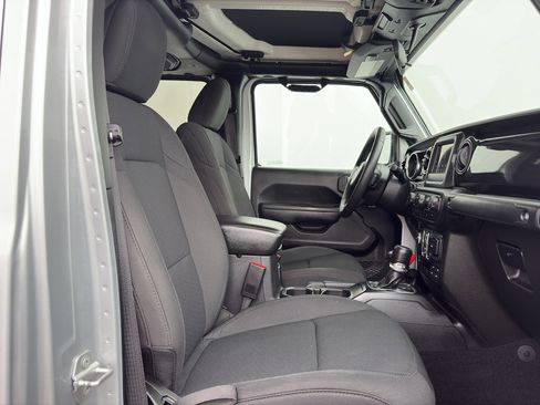 Certified 2022 Jeep Gladiator Sport image 26