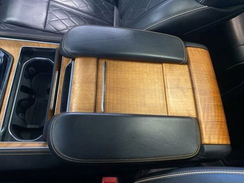 Used 2023 Jeep Grand Wagoneer Series III AWD/4WD image 25
