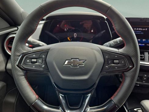 Used 2025 Chevrolet Trax RS w/ Sunroof Package image 25