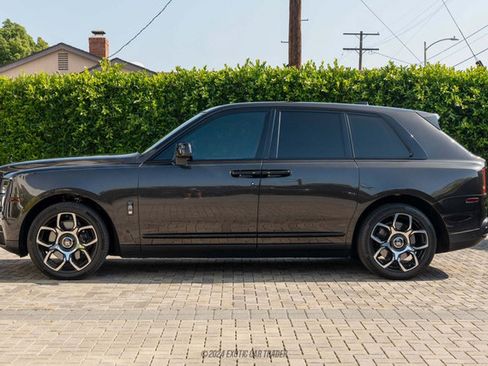 Used 2020 Rolls-Royce Cullinan Black Badge AWD/4WD image 3