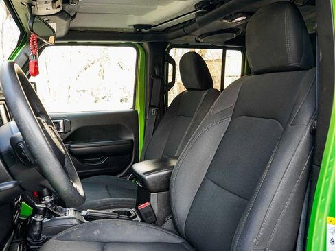 Used 2018 Jeep Wrangler Unlimited Sport image 12