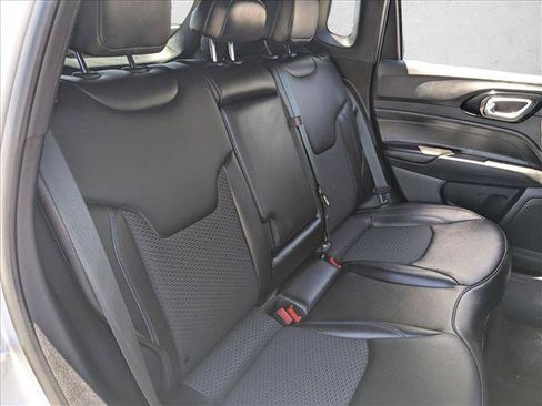 Used 2025 Jeep Compass Latitude w/ Sun & Sound Group AWD/4WD image 21