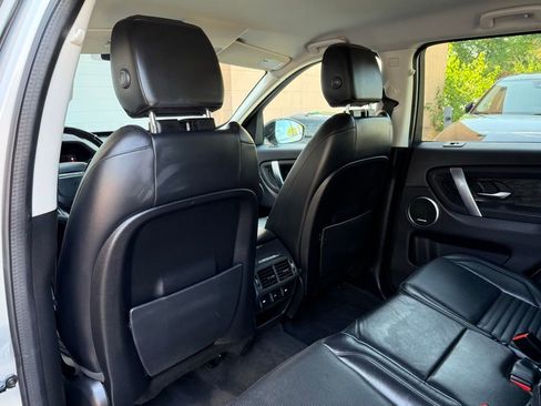 Used 2020 Land Rover Discovery Sport SE image 13