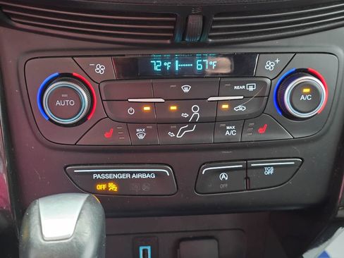 Used 2018 Ford Escape SE w/ SE Sport Appearance Package AWD/4WD image 18